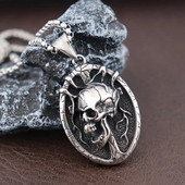 Uus gooti thrilleri pealuukaelakee mehele Vintage roostevabast terasest deemoni risti ripats Loomingulised Halloweeni ehted Dropshipping