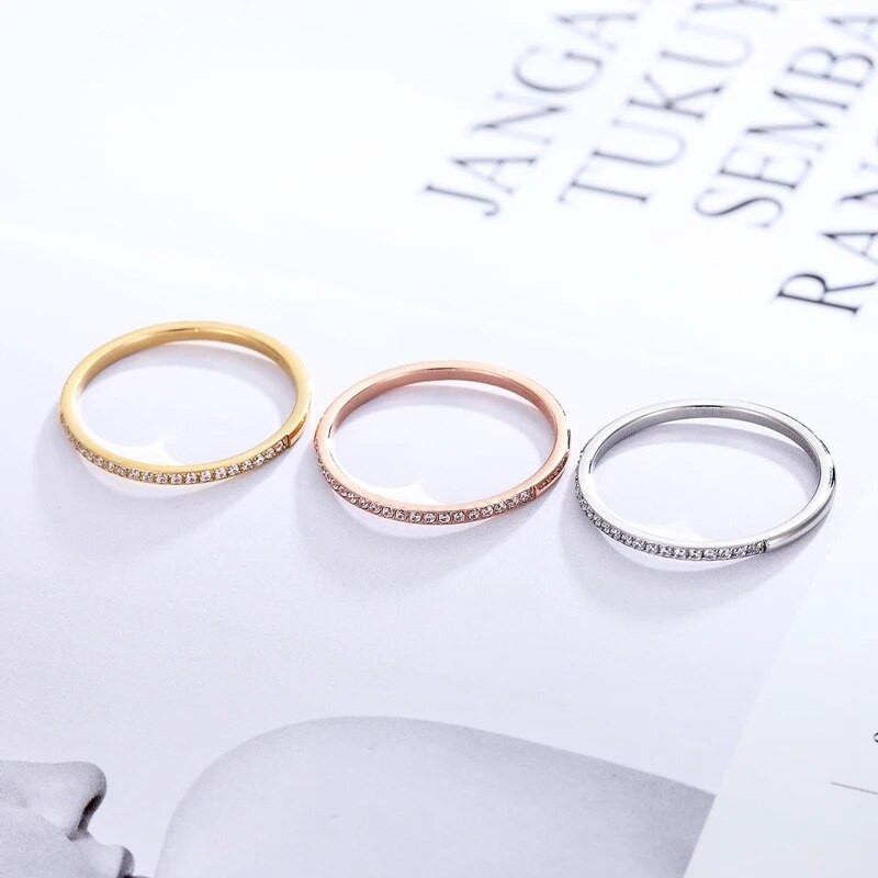 1,5 mm széles, finom kidolgozású cirkon gyűrű nőknek Kiváló minőségű titán acél Ajándékok szerelmeseknek Ékszer jegygyűrű nagykereskedés