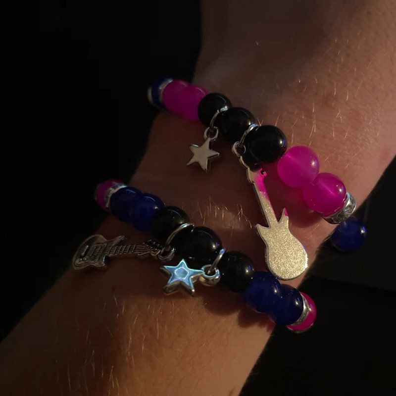 2tk/komplekt Moepaar helmed Käevõru Televiisor Tüdrukutele sobivad käevõrud, kes tõesti hoolivad Albumist inspireeritud käevõrud Sõbrad Ehted Kingitus