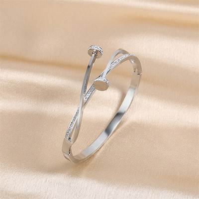 Luksuzna unikatna dvostruka kristalna križna narukvica od nehrđajućeg čelika s glavom za nokte za ženu Ljubavni vjenčani dar Nakit s narukvicom