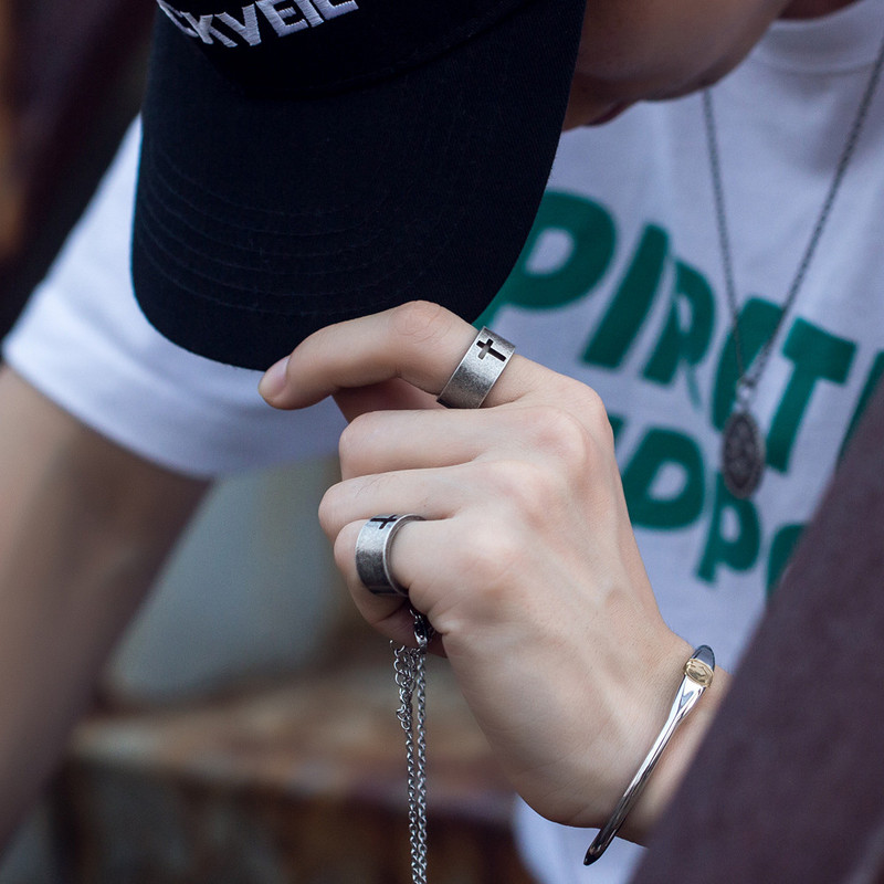 Lihtne vintage terasest värvi roostevabast terasest ristsõrmus punk kristlik sõrmus meestele moeehted Parim kingitus sõbrale hulgimüük