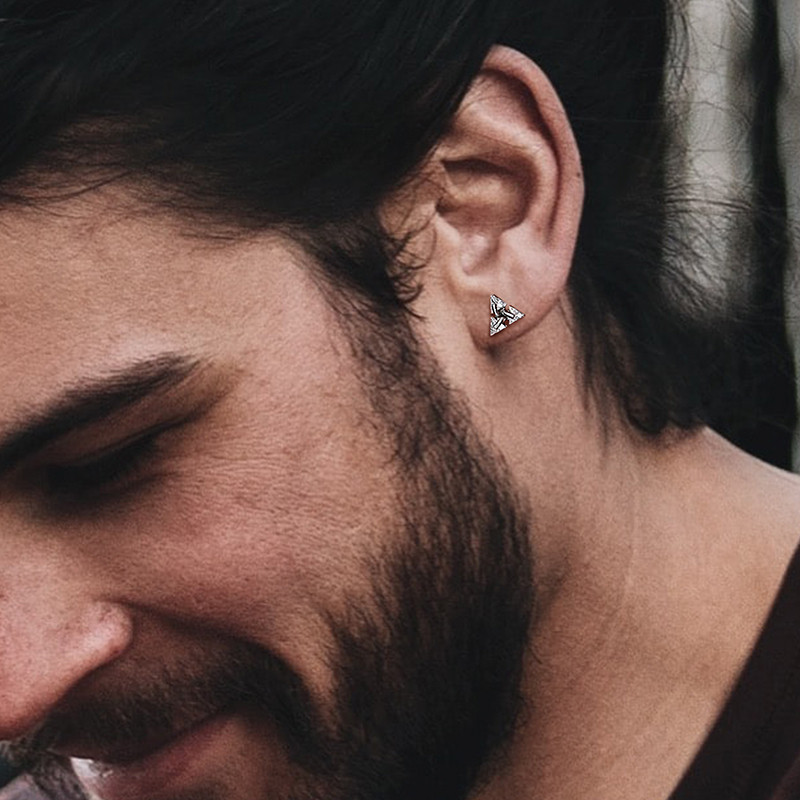 Vnox stiilsed kolmnurksed kõrvarõngad meestele, naistele, AAA CZ Stone Unisex kõrvaklambritega ehted, vintage rokkpunk aksessuaar