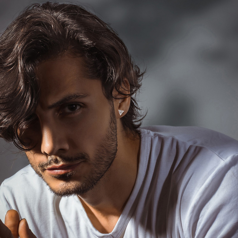 Vnox stiilsed kolmnurksed kõrvarõngad meestele, naistele, AAA CZ Stone Unisex kõrvaklambritega ehted, vintage rokkpunk aksessuaar