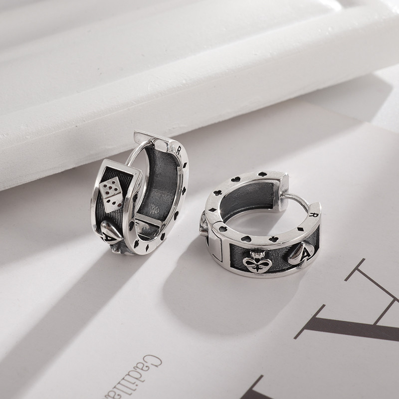 Vintage gooti pealuu täringupokker Labidäss Nööpkõrvarõngad meestele Naistele Moodne isiksus Lahedad peoehted Kingitused