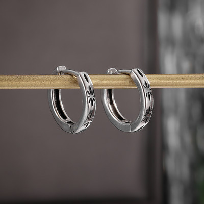 Minimalistlikud Huggie Hoop kõrvarõngad Rooma numbritega Mood Paari kõrvarõngad Hüpoallergeensed Meeste Mood Hip Hop Peened ehted