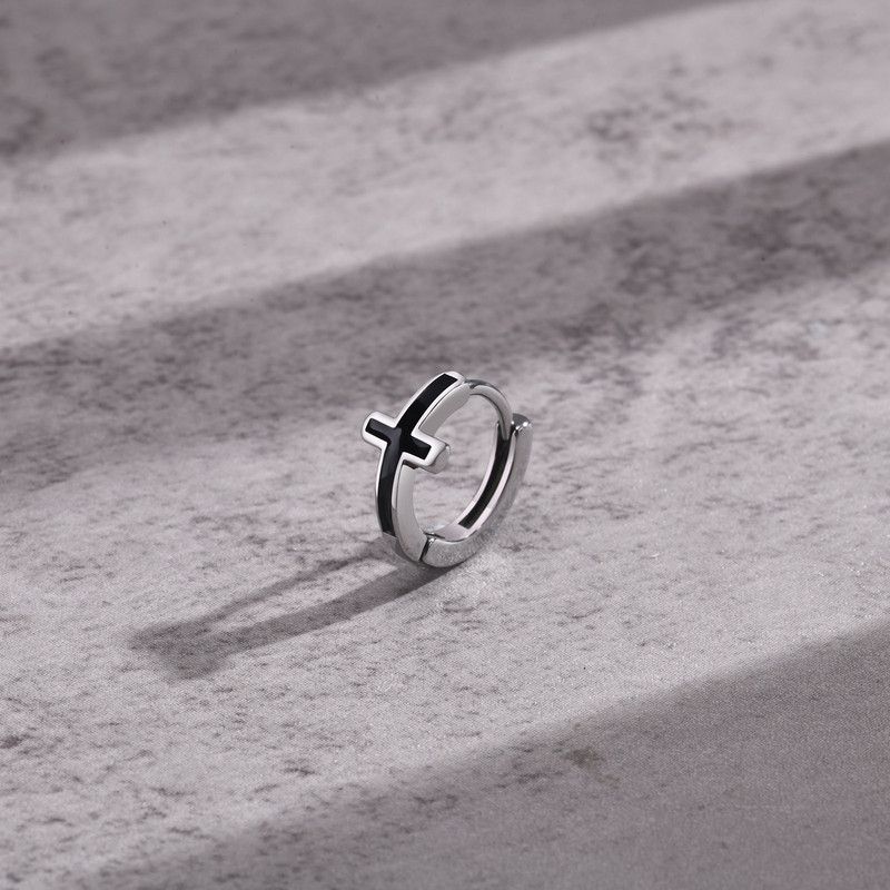 Férfi kereszt karikás fülbevaló fiúknak, vízálló rozsdamentes acél kerek Huggie fülbevaló Keresztény Hitből Vallási Ékszerek