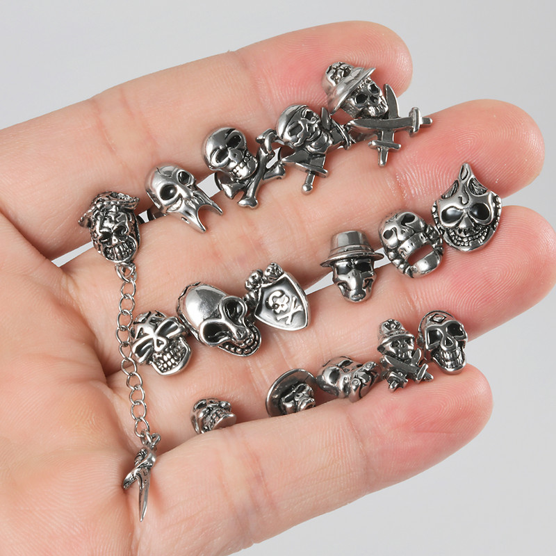 1 tk Kirurgilisest terasest pealuu Unisex Ear Stud Deemon Skeleton Kõrvarõngad Meeste/Naiste Hiphop Stiilis Allergiat vältivad Kõrva augustamine Ehted