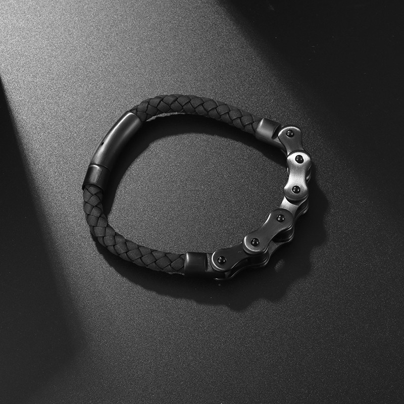 Klassikaline meeste must mootorratta kett, punutud nahast käevõru kevadlukuga, vabaajakingitus