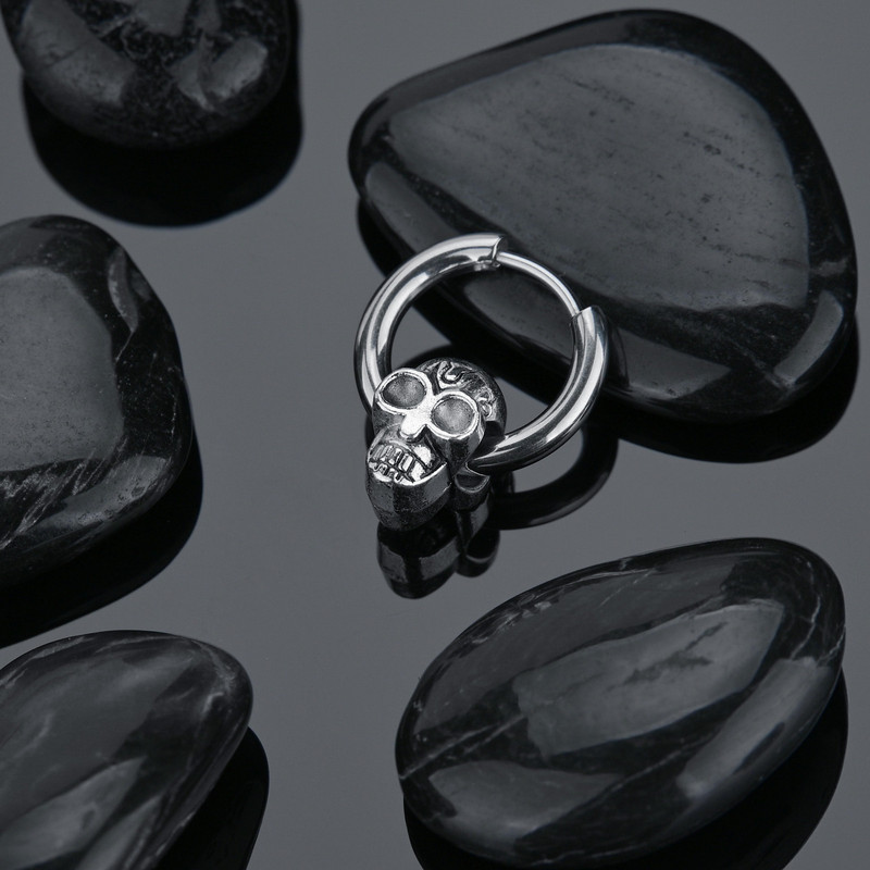 Στρογγυλά σκουλαρίκια πανκ ροκ 1 κομματιού Μόδα Δαχτυλίδι αυτιού από ανοξείδωτο ατσάλι Skull χειρουργικά σκουλαρίκια από ατσάλι για άνδρες Γυναικεία τρύπημα αυτιών Pop