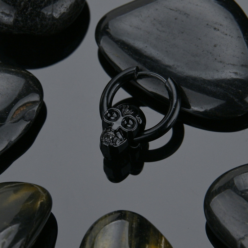 Στρογγυλά σκουλαρίκια πανκ ροκ 1 κομματιού Μόδα Δαχτυλίδι αυτιού από ανοξείδωτο ατσάλι Skull χειρουργικά σκουλαρίκια από ατσάλι για άνδρες Γυναικεία τρύπημα αυτιών Pop