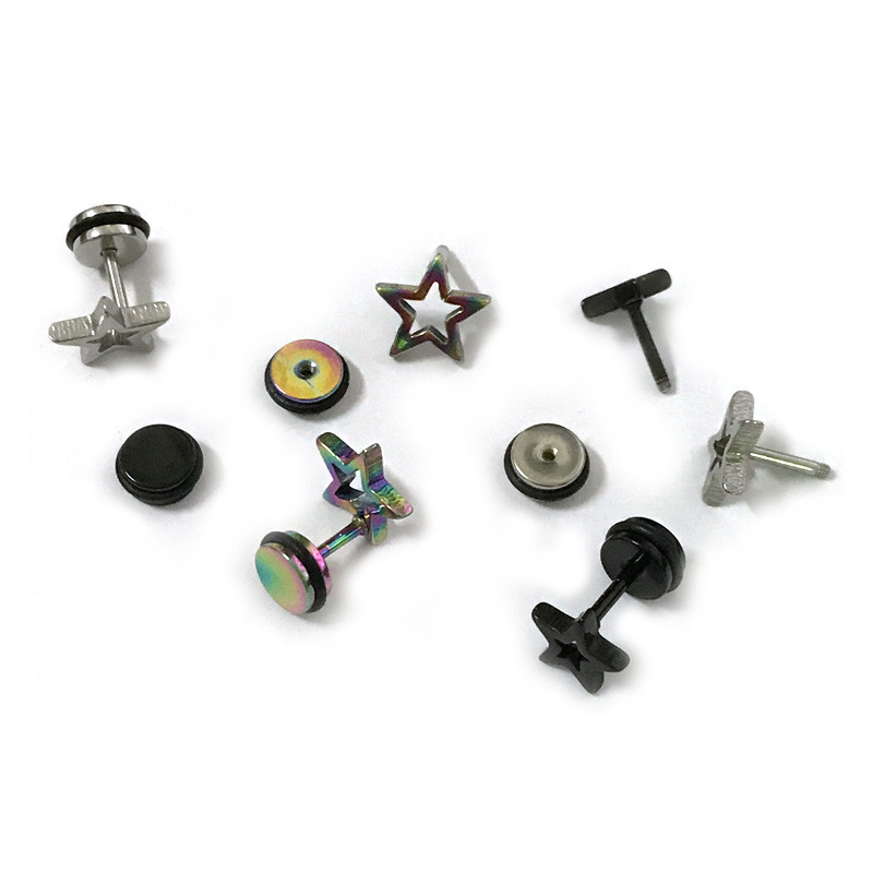 Alisouy 2 τεμαχίων Hollow Stars Λευκό Μαύρο από τιτάνιο ατσάλι Punk Men Βιδωτό σκουλαρίκια με καρφιά No fade ear κόσμημα για άνδρες γυναίκες