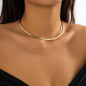 IngeSight.Z Punk Smooth Metal Round Torques Choker Kaklo papuošalas moterims Paprasta aukso spalvos apykaklės karoliai vakarėlio papuošalai Dovana