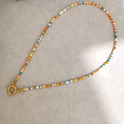 QMHJE imitatsiooniga pärlikee naiste kaelakee seemnehelmed vikerkaar roostevabast terasest klamber meremehe pandla aluskett kullavärvi Boho