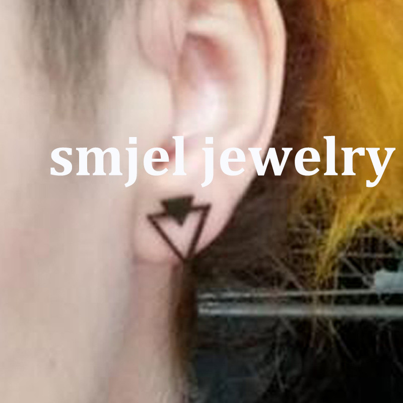 Mutiple stílusú punk kis fekete fülbevaló nőknek férfi rozsdamentes acél macska háromszög fülbevaló Star Moon 2023 divatékszer stud