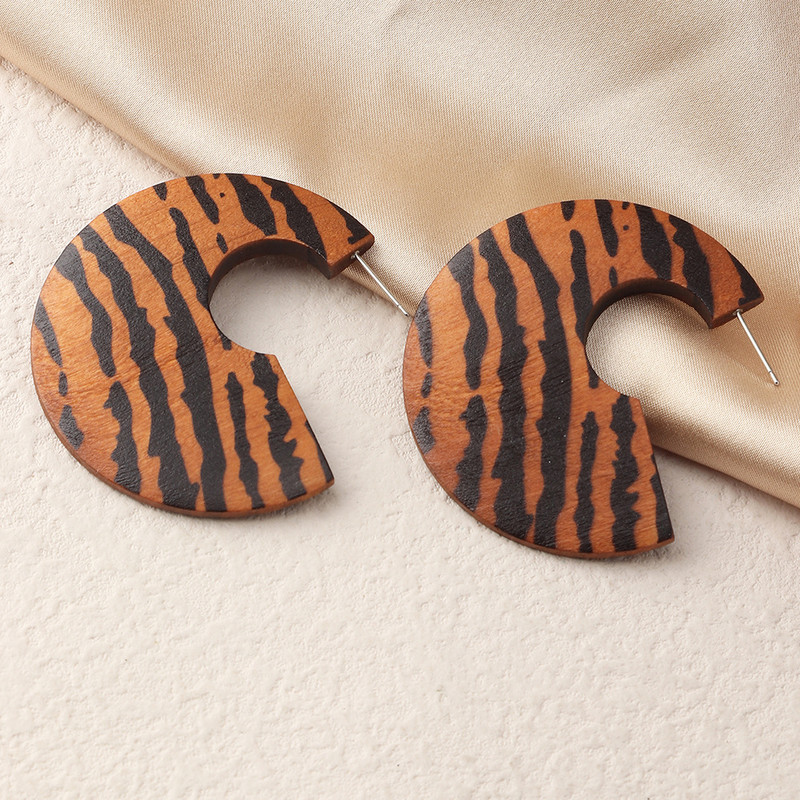 Vintažiniai paprasti tamsiai rudi auskarai, papuošalai Bohemijos mediniai geometriniai auskarai trumpi auskarai Ins 2021 m. madingi papuošalai moterims