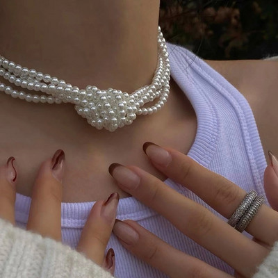 Πολλαπλών στρώσεων Λευκό Απομίμηση Κολιέ με μαργαριτάρια Αλυσίδα με χάντρες πανκ Γυναικεία κολιέ γάμου με κοντό κλείδακο Κοσμήματα για δεξιώσεις για κορίτσια