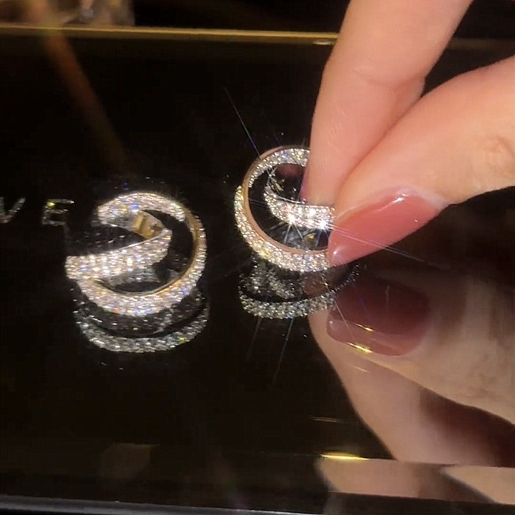 Aukštos kokybės kryžminiai C formos žiedo auskarai su mikro inkrustacija cirkonio nišinio gyvatės žiedo auskarai