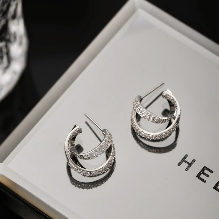 Aukštos kokybės kryžminiai C formos žiedo auskarai su mikro inkrustacija cirkonio nišinio gyvatės žiedo auskarai