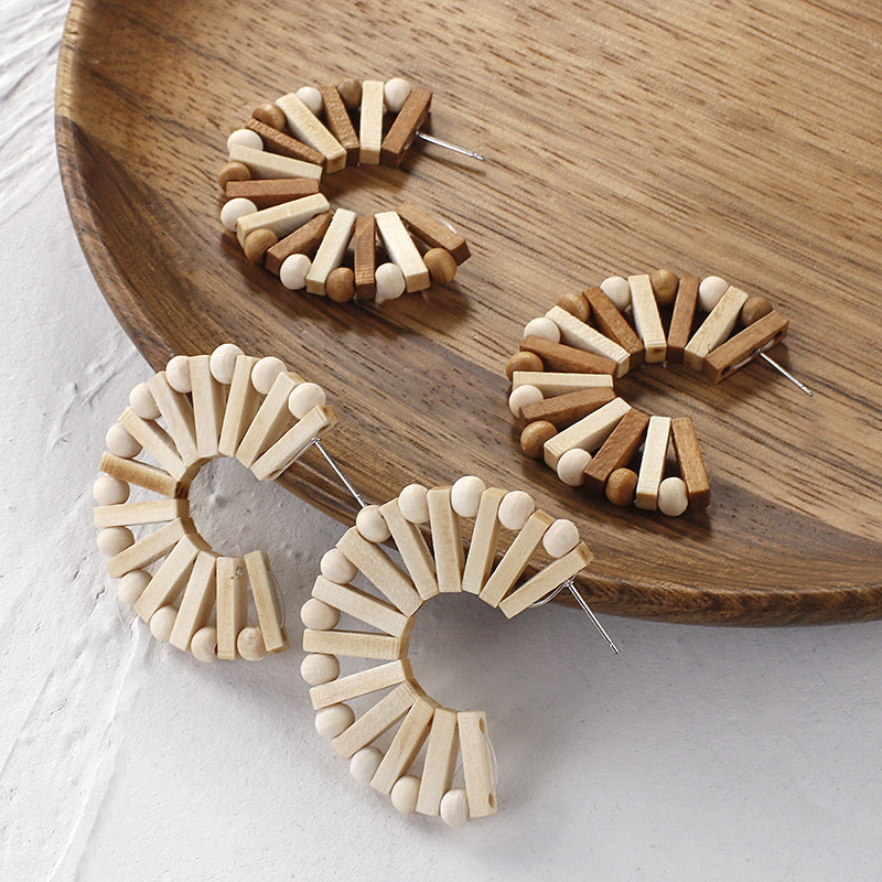 AENSOA rokām darināti etniski koka auskari sievietēm C veida ģeometriskā paziņojuma koka pērlīšu auskari 2021. gada modes ballīšu dāvanu rotaslietas