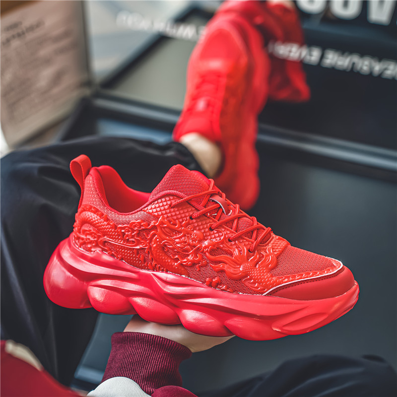 Karštas išpardavimas vyriški raudoni sportbačiai, 2024 m. mados spauda Laisvalaikiai sportbačiai vyriški platforminiai treniruokliai, patogūs kvėpuojantys stambūs vyriški batai