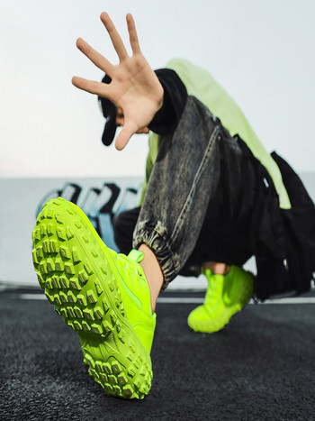 Лято 2024 Нови мъжки модни маратонки Висококачествена пържена улична платформа, увеличена с модерни спортни обувки