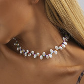 Szabálytalan színű gyöngyutánzat női nyaklánc, divatos női táncparti nyaklánc ékszer nagykereskedelem közvetlen értékesítés
