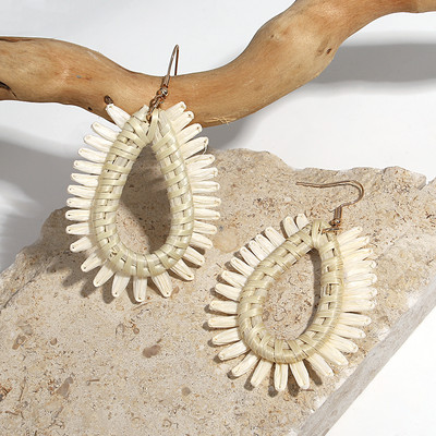 Lifefontier rankų darbo geometrinis kutas Raffia pinti nuleidžiami auskarai moterims Madingi ventiliatoriaus formos mediniai auskarai papuošalai didmeninė prekyba