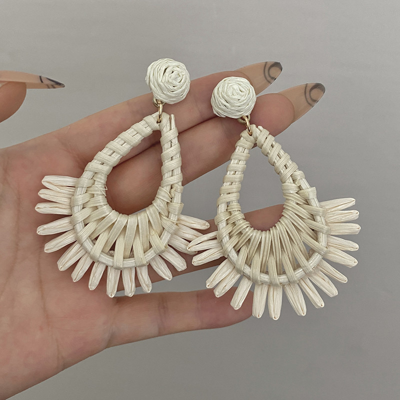 Lifefontier rankų darbo geometrinis kutas Raffia pinti nuleidžiami auskarai moterims Madingi ventiliatoriaus formos mediniai auskarai papuošalai didmeninė prekyba