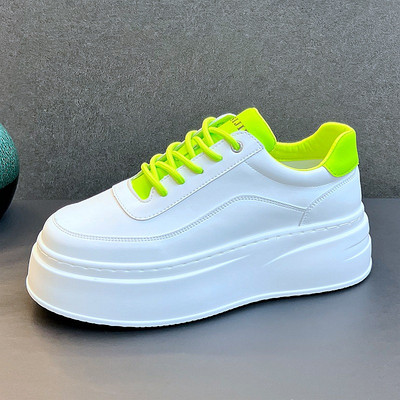 Balti vyriški ūgį didinantys batai 2024 m. Naujos mados kvėpuojantys storapadžiai plokščiapadžiai batai Trend Universalūs laisvalaikio lentiniai batai