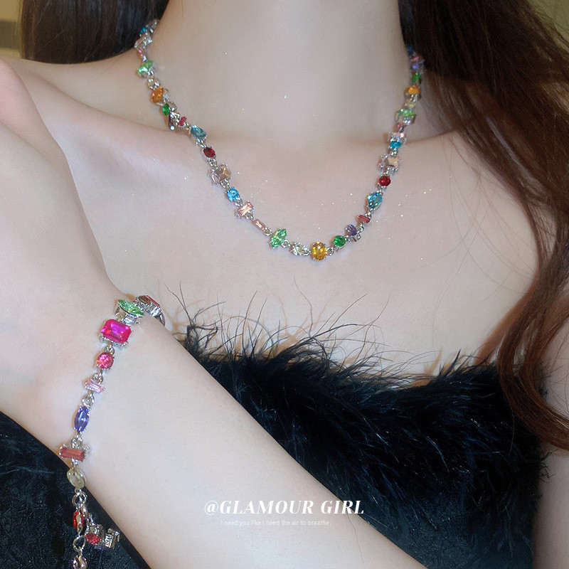 Romantiški spalvingi kubinio cirkonio papuošalų rinkiniai Išskirtiniai kaklo grandinėlės žavesio apyrankės Klasikinės rankinės grandinėlės Elegantiški Chokers karoliai