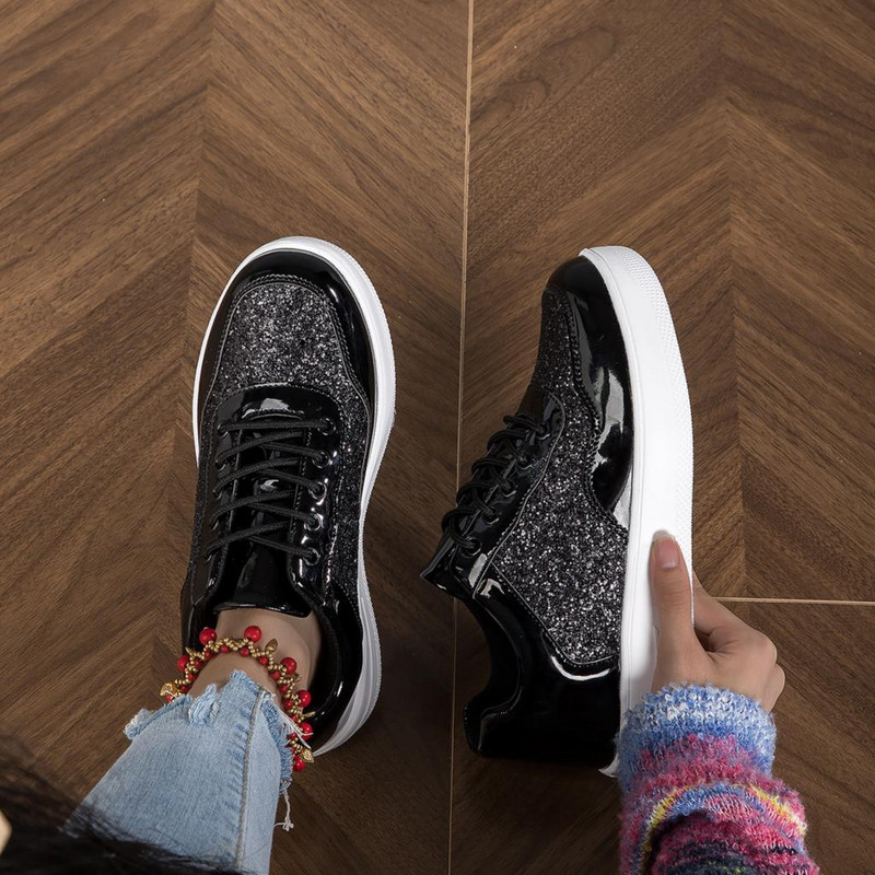 Uued naiste platvormiga kõrged tossud vabaaja vulkaniseeritud spordijalatsid Moodsad valged naiste kingad, lamedad kingad 7786