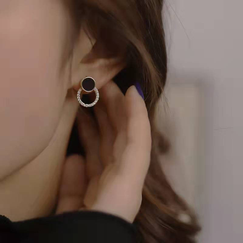Moteriški auskarai Asimetriški apvalūs tuščiaviduriai apvalūs juodi auskarai Kalnų krištoliniai aksesuarai moterims pendientes mujer