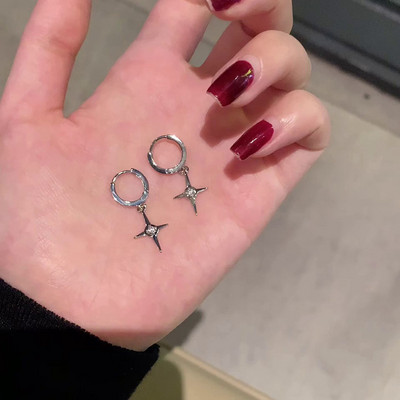 2023 m. tendencijos sidabro spalvos dengtas tuščiaviduris žvaigždinis auskaras, skirtas moterims Madingi vintažiniai aksesuarai, estetiniai papuošalai, dovana