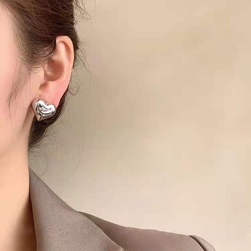 Zelta krāsa gluda virsma mīlestība sirds formas auskari sievietēm minimālisma modes meitene kāzu līgavu rotaslietas