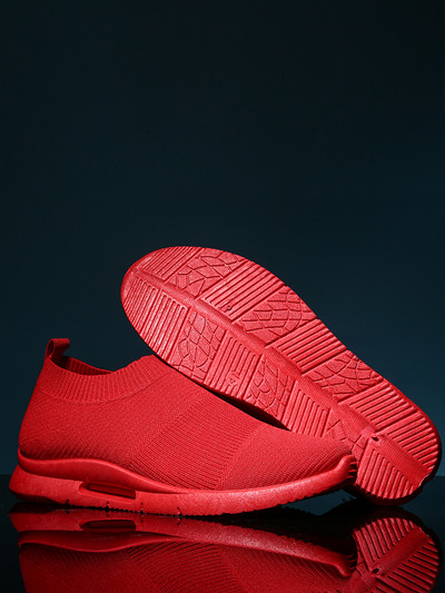 Uued kevadsuvised naiste lendavad tossud Moodsad jooksujalatsid, võrgust hingav vabaaja naissoost õpilastele