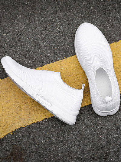 Uued kevadsuvised naiste lendavad tossud Moodsad jooksujalatsid, võrgust hingav vabaaja naissoost õpilastele