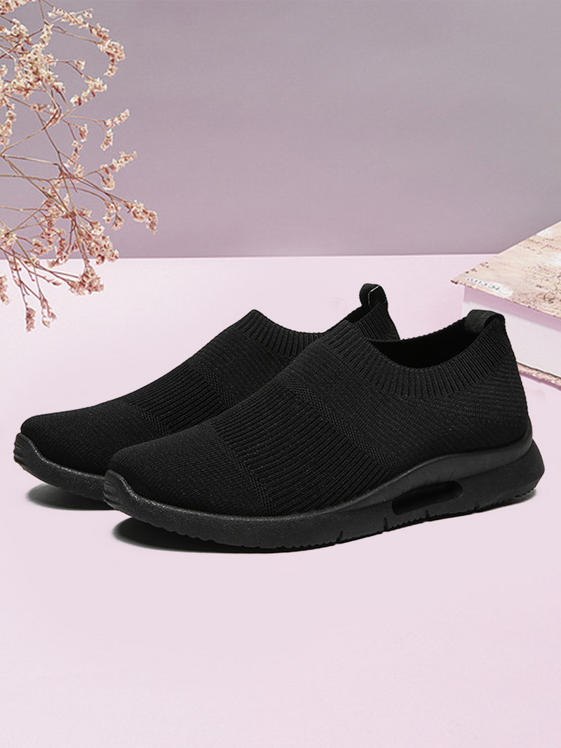 Uued kevadsuvised naiste lendavad tossud Moodsad jooksujalatsid, võrgust hingav vabaaja naissoost õpilastele