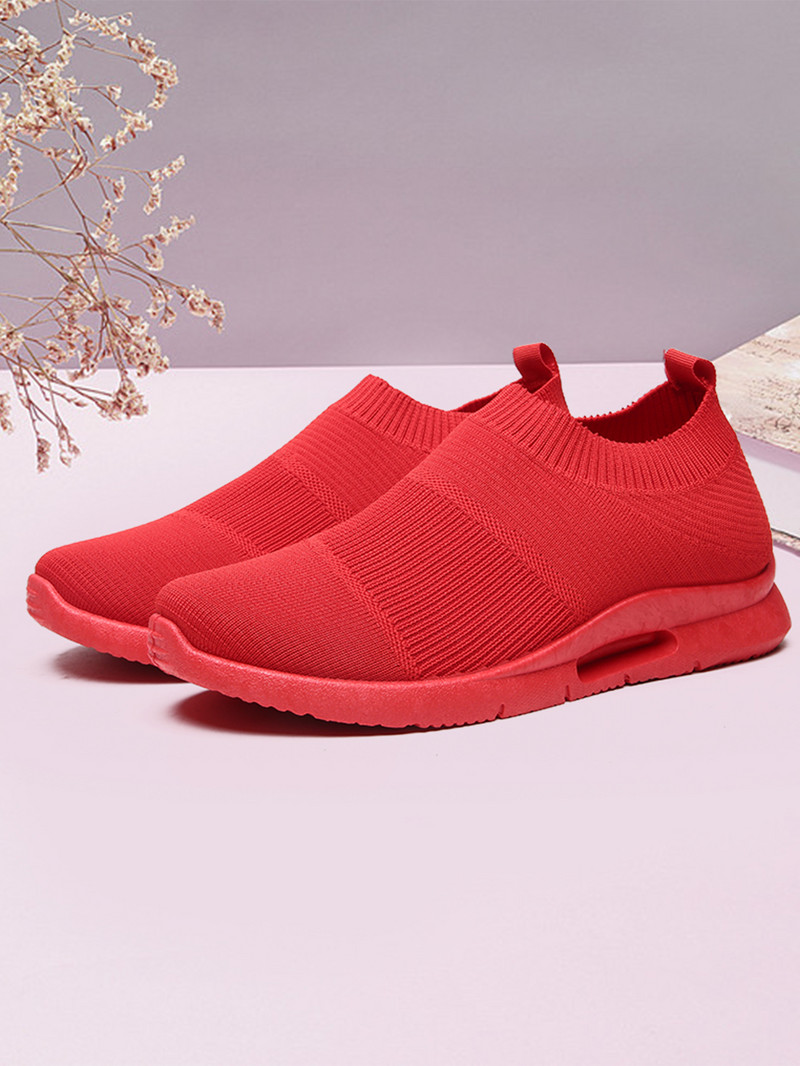 Uued kevadsuvised naiste lendavad tossud Moodsad jooksujalatsid, võrgust hingav vabaaja naissoost õpilastele