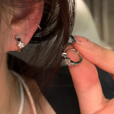 Subtilūs mažo apskritimo auskarai moterims korėjietiškos mados aukso spalvos auskarai krištoliniai minimalistiniai papuošalų priedai