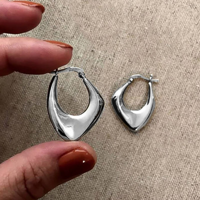 Huitan Geometrikus fém karikás fülbevaló nőknek Arany színű/ezüst színű divatos női fülbevalók mindennapi viselet sokoldalú ékszer