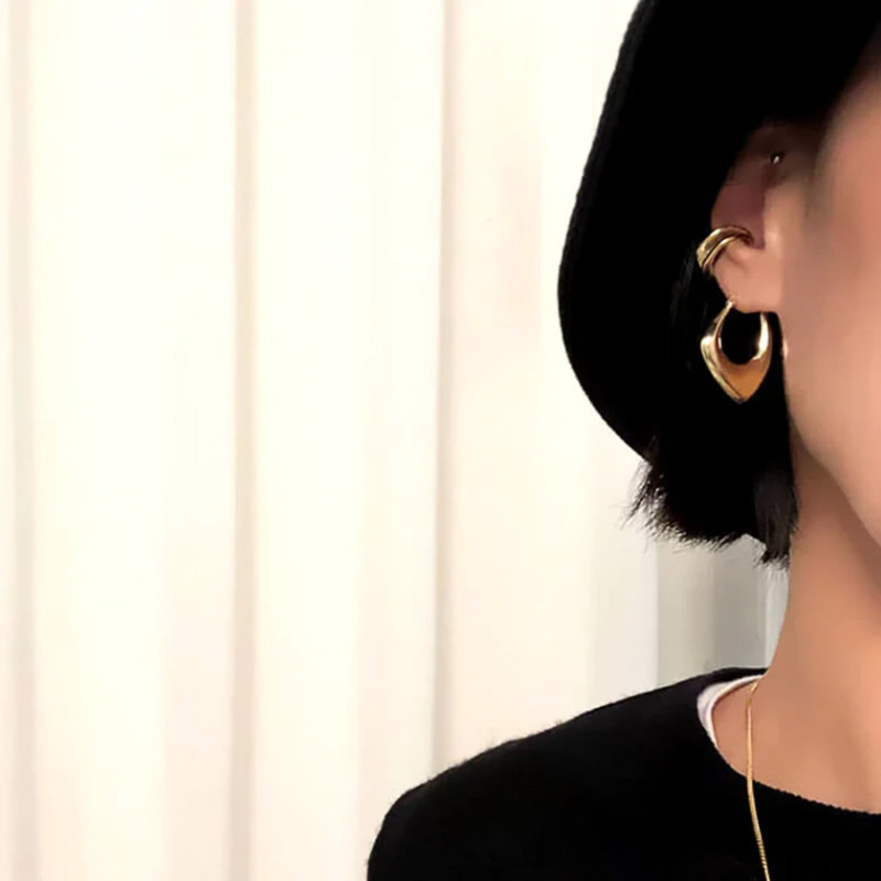 Huitan Geometrikus fém karikás fülbevaló nőknek Arany színű/ezüst színű divatos női fülbevalók mindennapi viselet sokoldalú ékszer