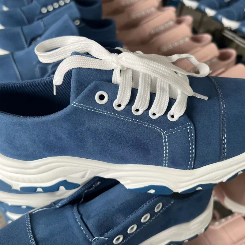 Moteriški nauji drobiniai sportbačiai Moteriški madingi vulkanizuoti batai Aukštos kokybės laisvalaikio avalynė Moteriška vaikščiojimo platforma, plius 43 dydis