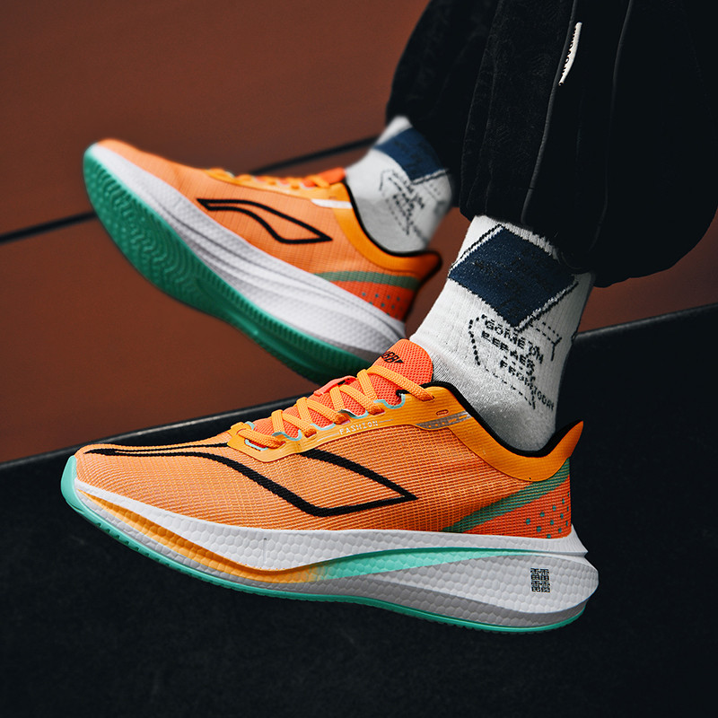 NAUJI Bėgimo bateliai Vyriški Marathon Vyriški sportiniai batai Kvėpuojantys vyriški teniso bateliai Ultralengvi platforminiai kūno rengybos bateliai vyrų prekės ženklas