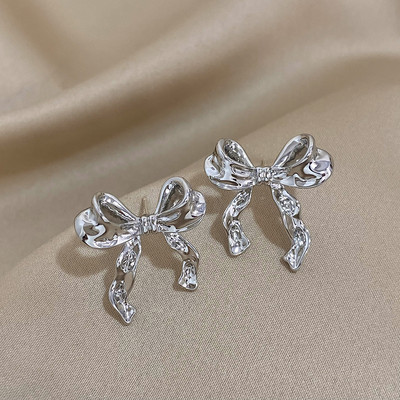 AENSOA 2021 m. korėjietiško dizaino mados, paprastos sidabro spalvos metalo linijos lanko auskarai Elegantiški dideli, ilgi lanko auskarai, moteriški