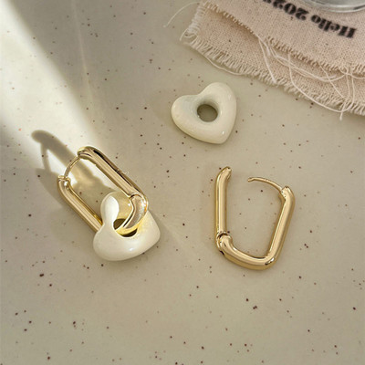 Paprasto dizaino sidabro spalvos tuščiaviduriai širdies lanko auskarai moterims Naujo prekės ženklo mados auskarų vėrimas senovinis auskaras, dovana