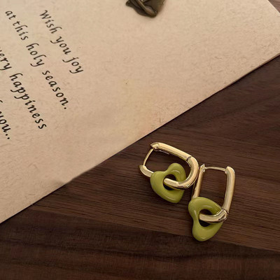 Paprasto dizaino sidabro spalvos tuščiaviduriai širdies lanko auskarai moterims Naujo prekės ženklo mados auskarų vėrimas senovinis auskaras, dovana