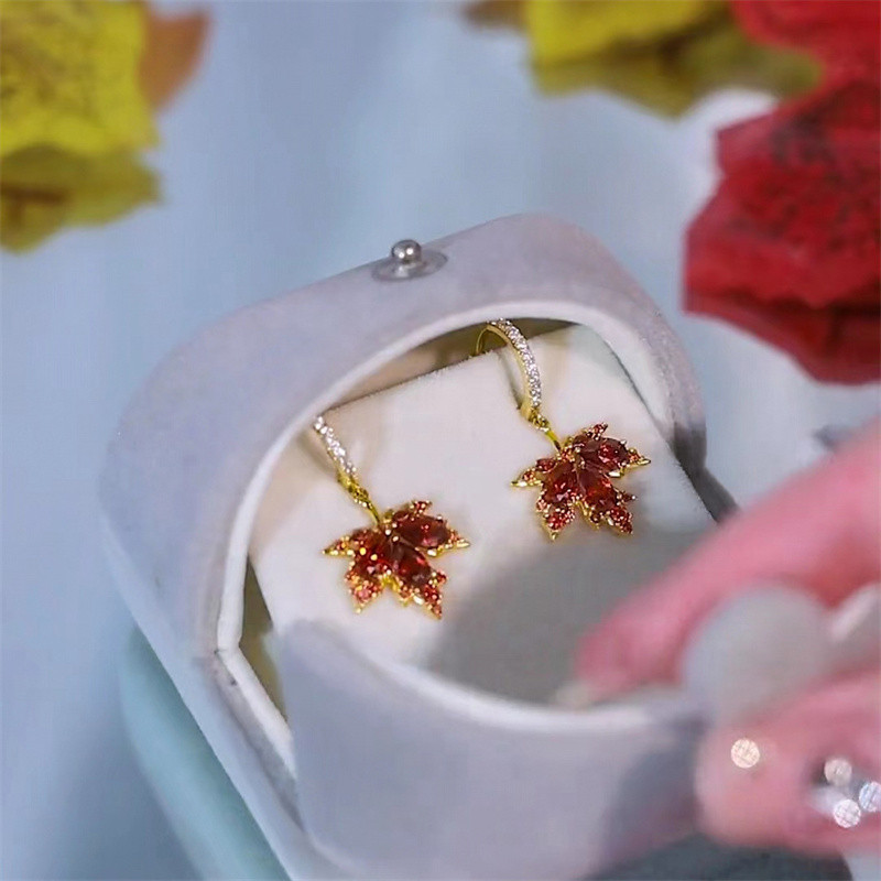 Francia vintage kristály cirkon vörös juharlevél fülbevaló nőknek temperamentum strassz bojt fülbevaló parti ékszer bizsu ajándék