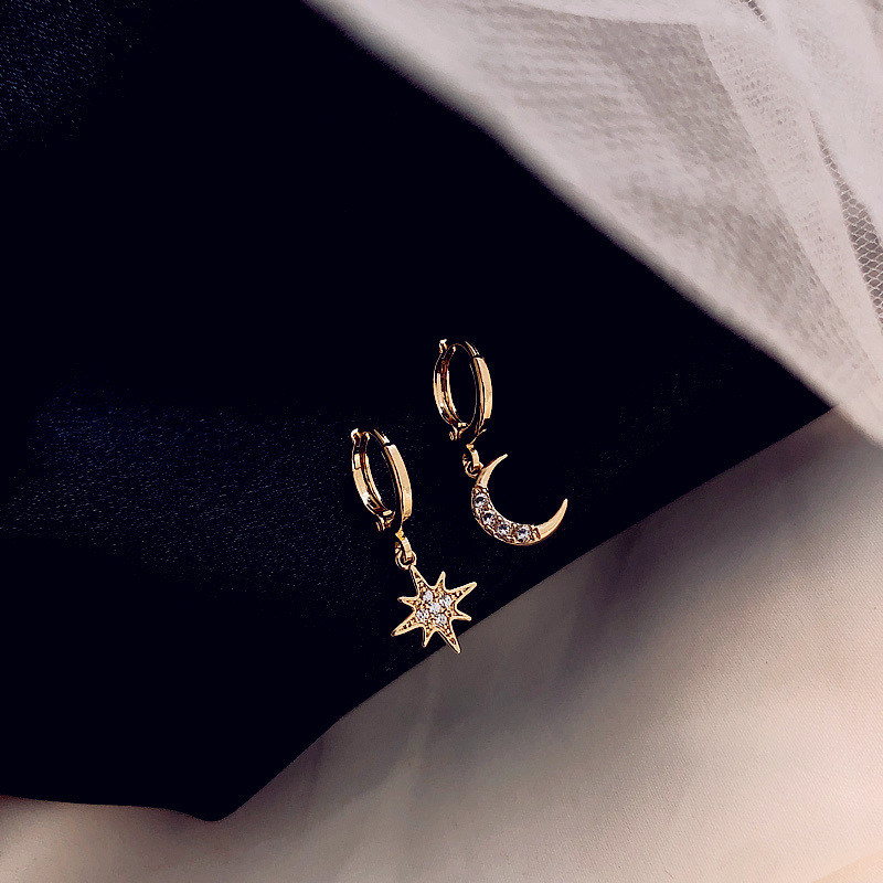 Mood Klassikalised geomeetrilised naiste rippuvad kõrvarõngad Asümmeetrilised kõrvarõngad tähest ja kuust naiste ehted