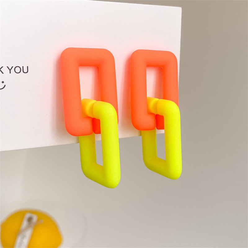 Φωτεινά και φρέσκα σκουλαρίκια αντίθεσης Απλά πολύχρωμα ακρυλικά σκουλαρίκια με αλυσίδα για γυναικεία σκουλαρίκια Νέα μόδα κοσμήματα για πάρτι