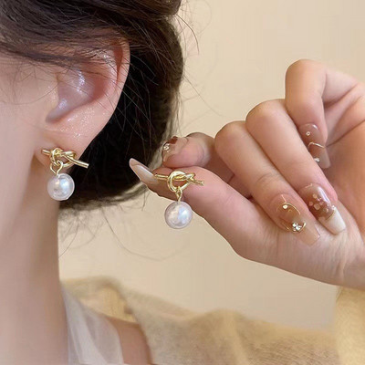 Νότια Κορέα Fashion New Light Luxury απλά Κλασικά μαργαριτάρια σκουλαρίκια Δώρο γενεθλίων Γυναικεία κοσμήματα καρφωτά σκουλαρίκια 2023